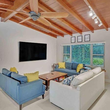 Villa Rare Hidden Getaway Heated Pool 1.5 Acres! Sleeps 16 Fort Lauderdale Exterior foto