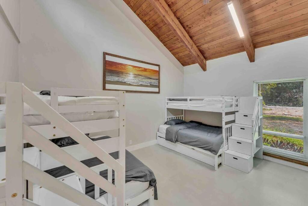Villa Rare Hidden Getaway Heated Pool 1.5 Acres! Sleeps 16 Fort Lauderdale Exterior foto