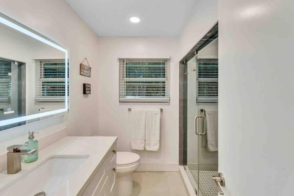 Villa Rare Hidden Getaway Heated Pool 1.5 Acres! Sleeps 16 Fort Lauderdale Exterior foto