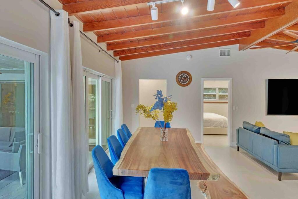 Villa Rare Hidden Getaway Heated Pool 1.5 Acres! Sleeps 16 Fort Lauderdale Exterior foto