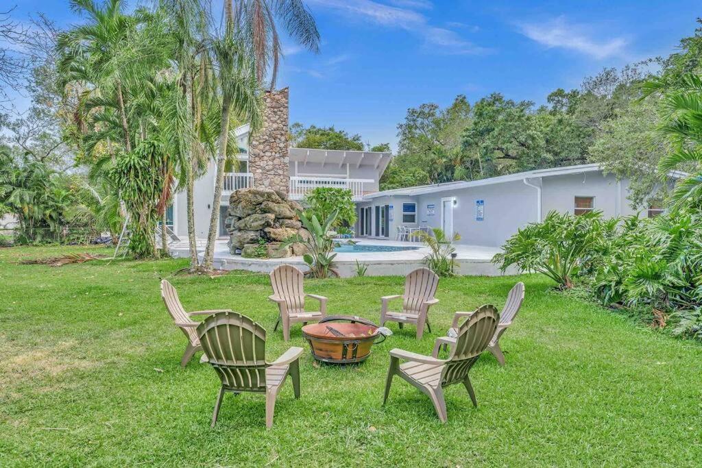 Villa Rare Hidden Getaway Heated Pool 1.5 Acres! Sleeps 16 Fort Lauderdale Exterior foto