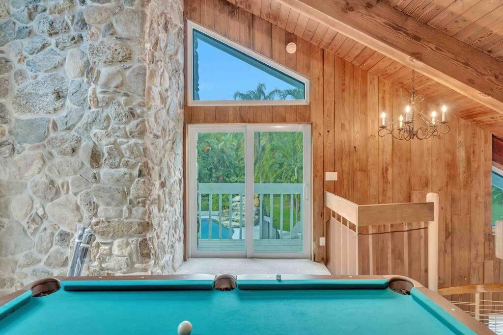 Villa Rare Hidden Getaway Heated Pool 1.5 Acres! Sleeps 16 Fort Lauderdale Exterior foto