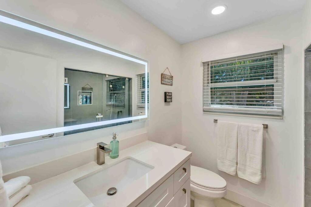 Villa Rare Hidden Getaway Heated Pool 1.5 Acres! Sleeps 16 Fort Lauderdale Exterior foto